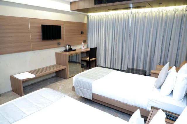 غرفة بريميوم بسرير مزدوج، Hotel Archana Residency 1/2