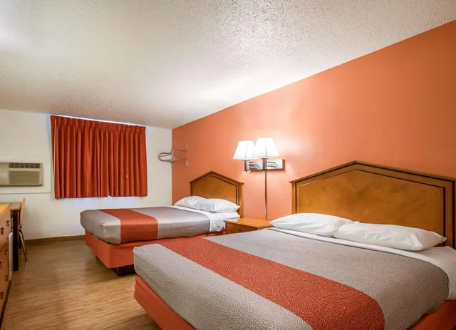 غرفة رباعية، Motel6 Albert Lea, MN 5/10