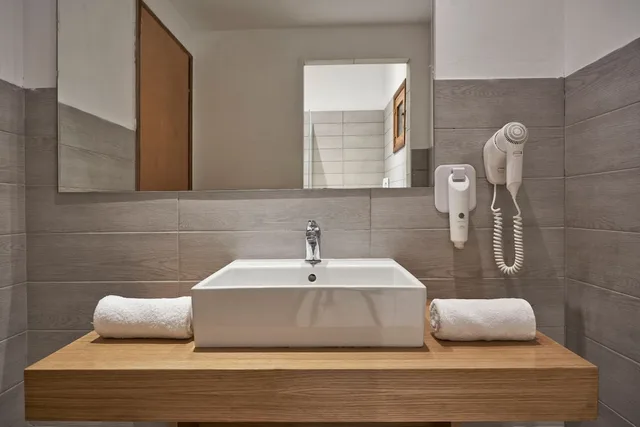 Family, Bungalow, Queen and Twin Beds, Shared Pool، Blue Bay Beach Resort 3/3