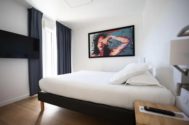 Family Suite, Le Drips 1/3