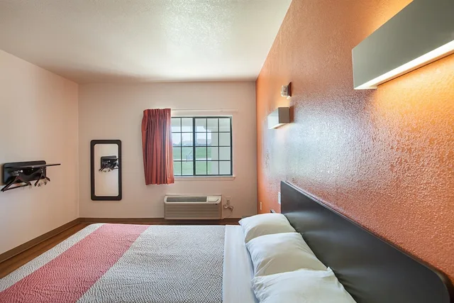 غرفة قياسية بسريرين كوين، Motel6 Bedford, TX - Fort Worth 3/7