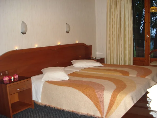 غرفة بسرير مزدوج أو سريرين منفصلين بإطلالة على الجبل، Hani Zisi Hotel 2/7