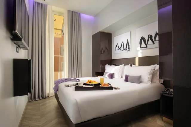 غرفة كلاسيكية بسرير كوين بشرفة، Hotel la Place Roma 1/2