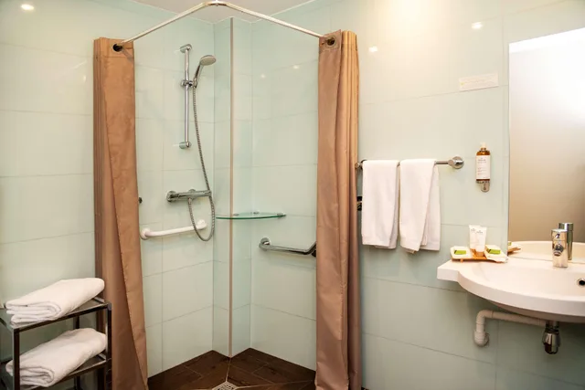 دوبلكس عائلي، Best Western Plus Hotel Colbert 7/7
