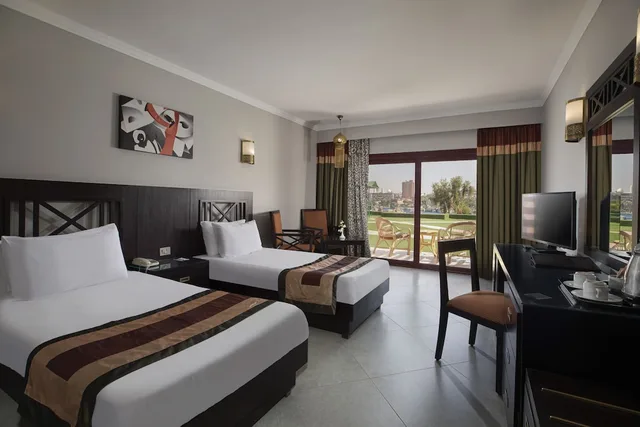 Chalet, King Bed, Garden View, Pyramisa Island Hotel Aswan 2/6