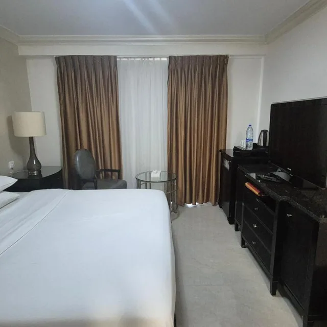 Standard, Single, LE VENDOME HOTEL 3/7