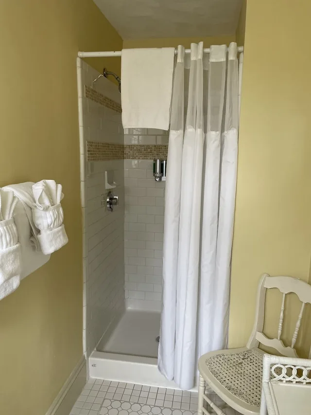 غرفة بسرير كينج، Moseley Cottage Inn and Town Motel 4/4