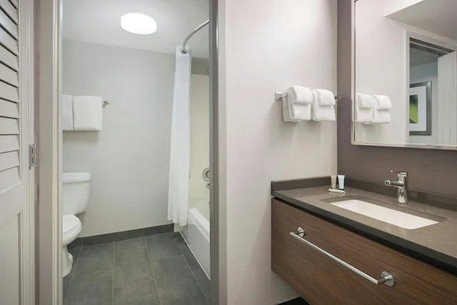 غرفة بسريرين كوين، Courtyard by Marriott Tampa North/I-75 Fletcher 10/10
