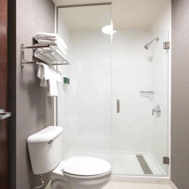 جناح بسريرين كوين مع سرير سحّاب إضافي مع أريكة، Springhill Suites Savannah I-95 South 2/5