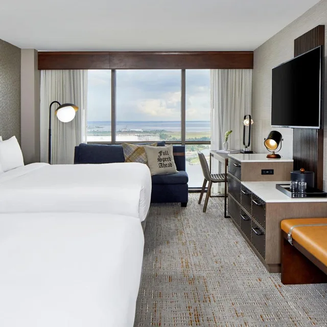 Room, 2 Queen Beds, River View, Renaissance Mobile Riverview Plaza Hotel 2/7
