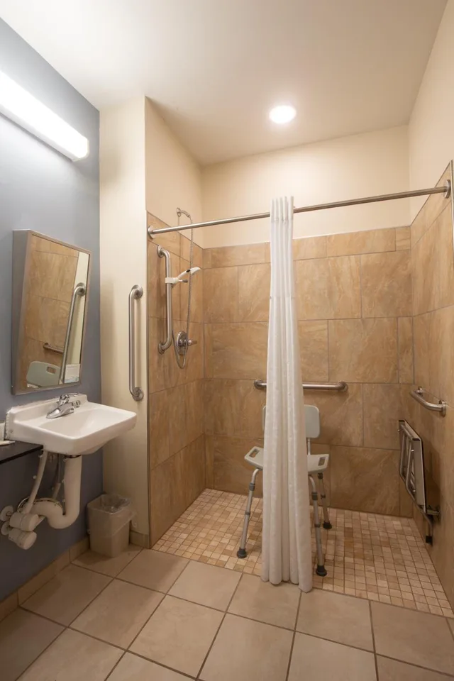 Superior, Suite, Queen Bed, Accessible, Microtel Inn & Suites By Wyndham Waynesburg 8/10