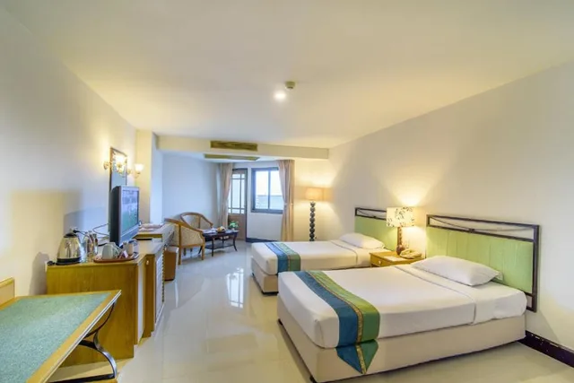 غرفة سوبيريور بسريرين منفصلين، Golden Beach Cha Am Hotel 1/4