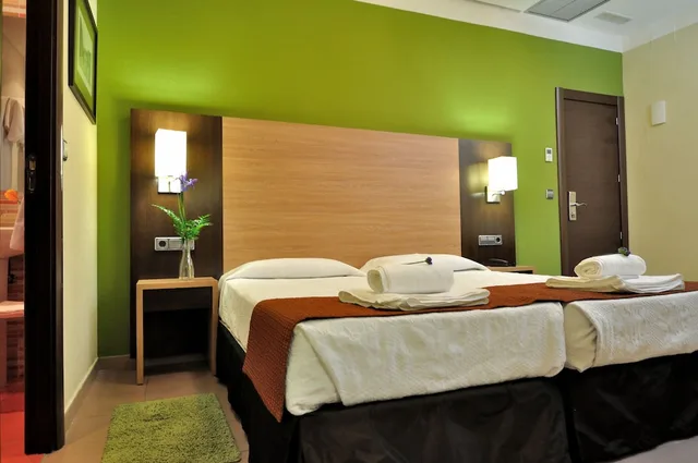 غرفة قياسية بسرير كوين، Hostal Ballesta 8/10