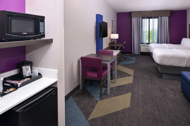 جناح بسريرين كوين مع أريكة، Holiday Inn Express Suites Bryant Benton Area 5/5