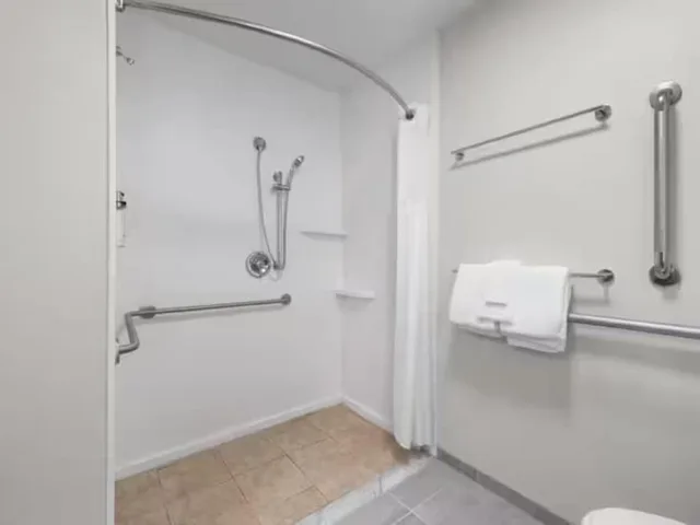 Standard, 2 Double Beds, Accessible, Holiday Inn Express Greenville 5/10