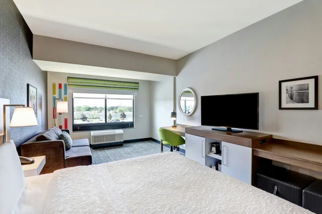 غرفة بسرير كينج لذوي الإعاقة، Hampton Inn St Catharines Niagara On 2/4
