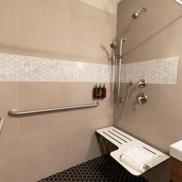 جناح بسرير كينج لذوي الإعاقة، Oxford Suites Paso Robles 7/7