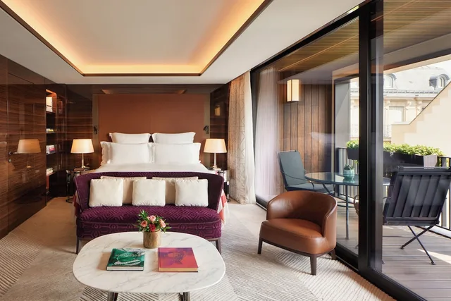غرفة تنفيذية بسرير كينج بشرفة، Bulgari Hotel Paris 6/10