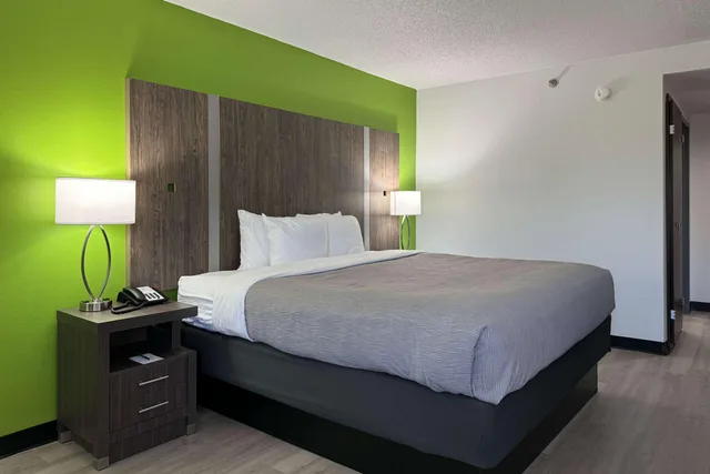 غرفة بسرير كينج، Quality Inn Clarksville 5/9