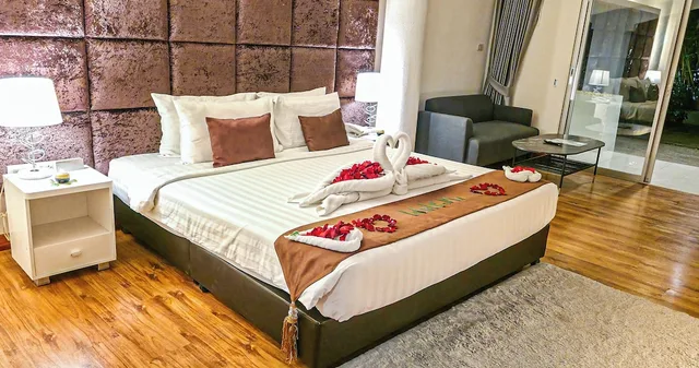 Premier, King Bed, Pooh Beach Resort and Spa 3/10