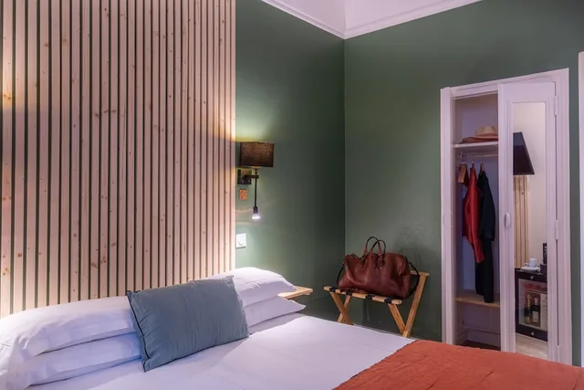 غرفة كلاسيكية بسرير كوين بإطلالة على المدينة، Hotel Madame 8/10