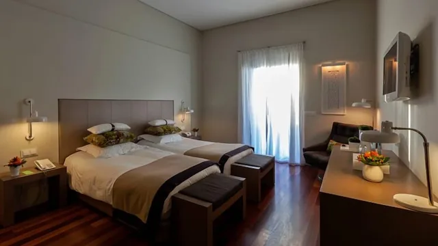غرفة كلاسيكية مفردة بإطلالة على الحديقة، Mar de Ar Aqueduto Hotel 2/3