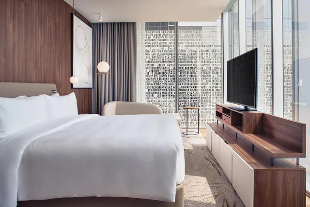 Guest Room, Deluxe, King Bed, City View, Executive Level، JW Marriott Hotel Guadalajara 7/9