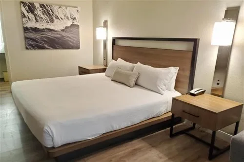 غرفة بسرير مزدوج، Wyndham Garden San Diego near SeaWorld 1/2