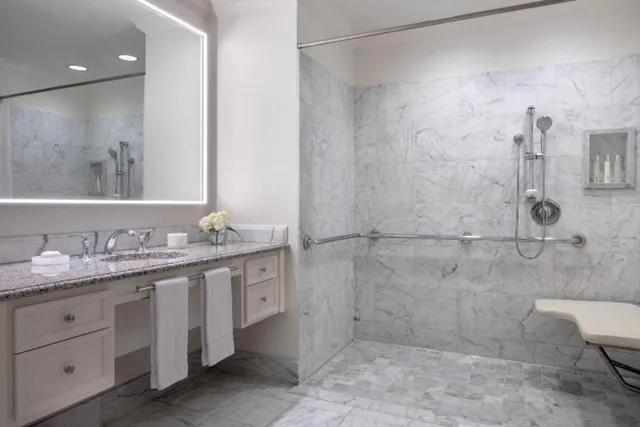 2 Bedrooms, Malibu, Suite, 1 King and 2 Double Beds، Four Seasons Hotel Westlake Village 5/7
