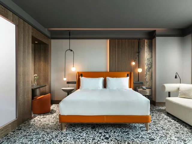 غرفة ديلوكس بسرير مزدوج بإطلالة على المدينة، Movenpick Hotel Istanbul Marmara Sea 2/7