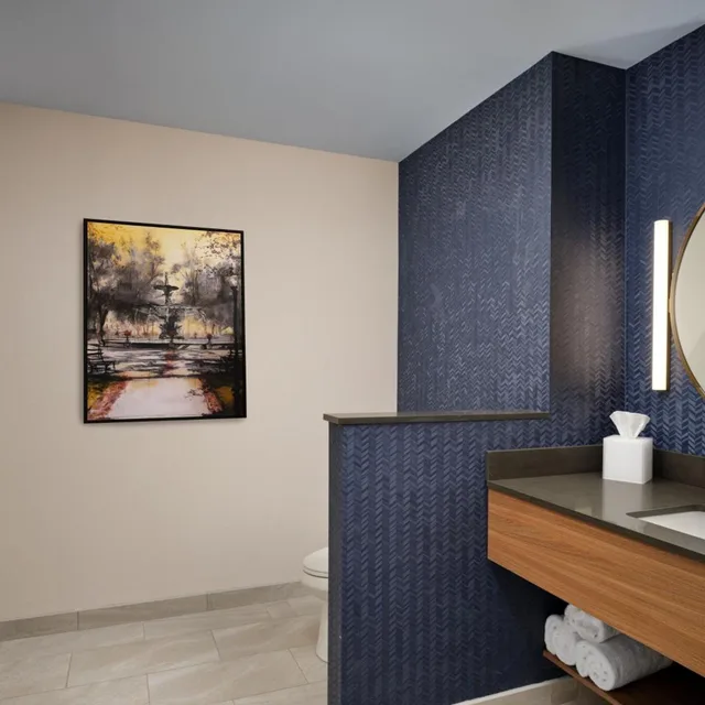 غرفة بسرير كينج وسريرين كوين، Fairfield Inn & Suites Madison Historic Eagle Cotton Mill 7/7