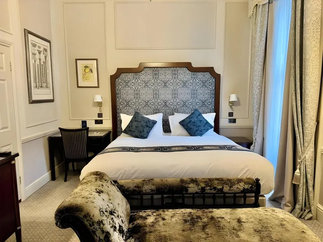 غرفة سوبيريور صغيرة بسرير كوين، The Leonard Hotel 2/3