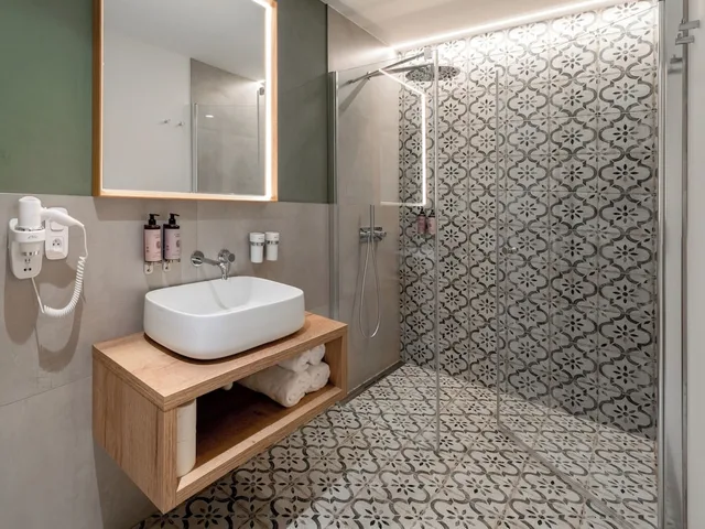 جناح استوديو سوبيريور بسرير كينج مع أريكة، Hotel Modra Ruze 4/5
