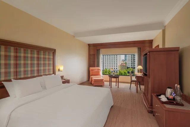 غرفة ديلوكس بسرير كينج بإطلالة على المدينة، Cambodiana Hotel 2/10