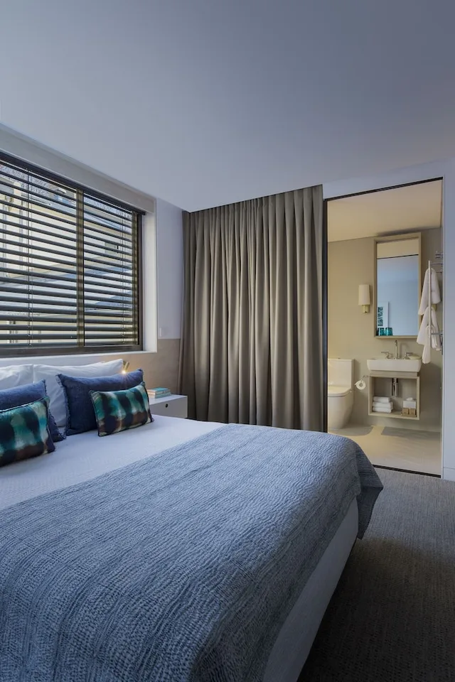 غرفة بسرير كوين، Spicers Potts Point 2/3