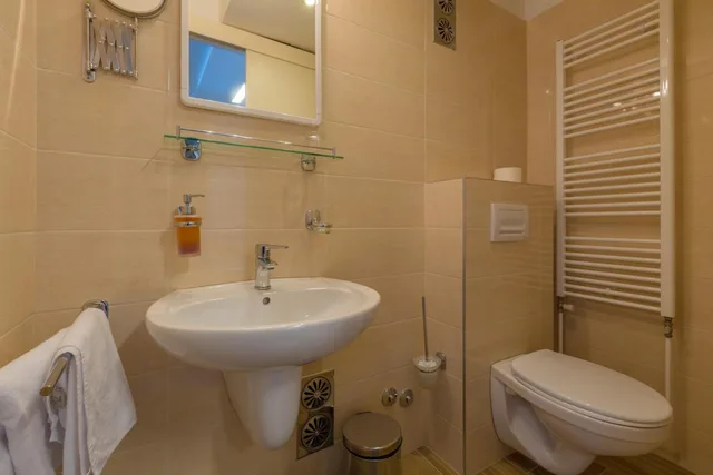 غرفة بسرير مزدوج أو سريرين منفصلين، Hotel Omorika Crikvenica 9/10