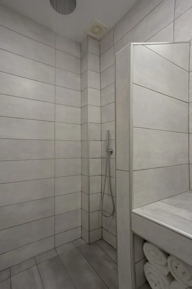 غرفة قياسية ثلاثية، Alexandra Hotel 5/5