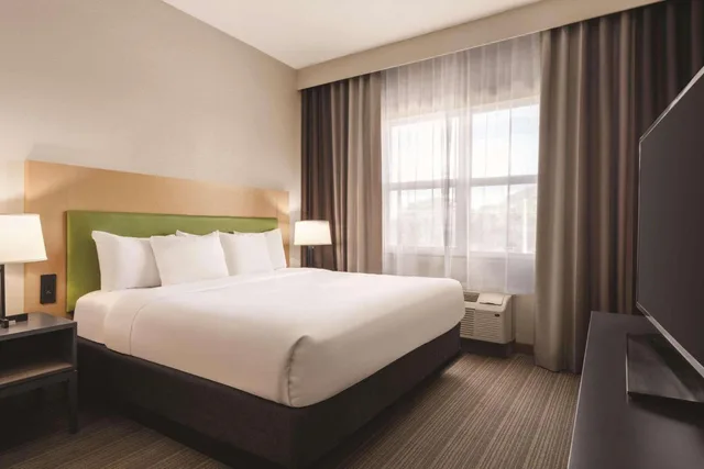استوديو بسرير كينج مع أريكة، Country Inn & Suites by Radisson, Bradenton-Lakewood Ranch, FL 3/9
