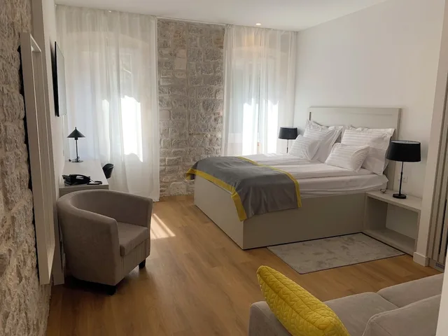Tower, Deluxe, Suite, King Bed, Sofa، Priuli Heritage Suites 2/3