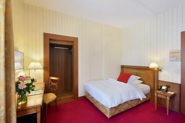 غرفة قياسية مفردة بإطلالة على المدينة، GOLF HOTEL RENE CAPT 7/9