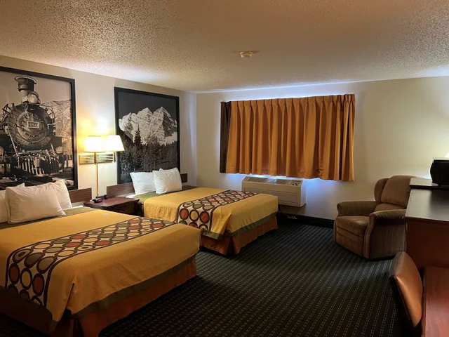 جناح بسريرين كوين، Super 8 By Wyndham Trinidad 4/9