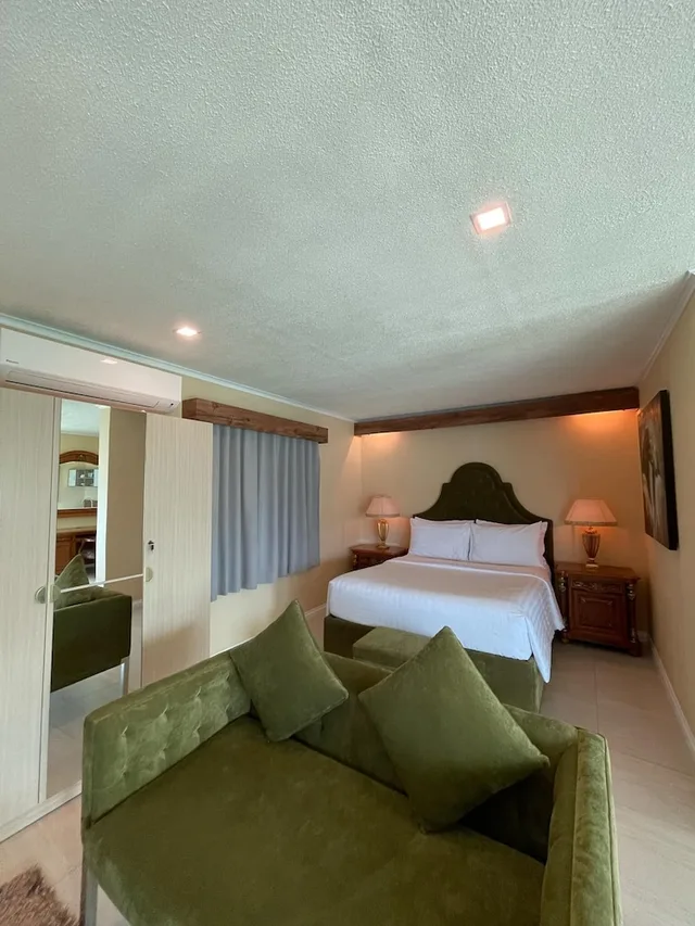 جناح استوديو شهر العسل بسرير كوين بإطلالة على البحر، Monaco Suites De Boracay 3/7