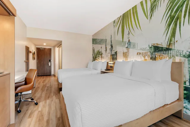 غرفة بسريرين كوين، Cambria Hotel Tampa-Brandon FL 1/7