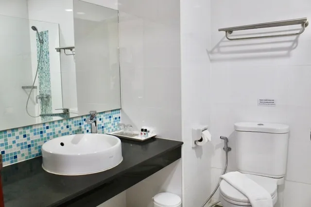 غرفة بسرير كينج بإطلالة على البحر، S2 Hotel 4/4