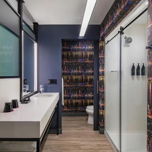 Aloft, Guest Room, 2 Queen Beds, City View، Aloft Providence Downtown 3/4