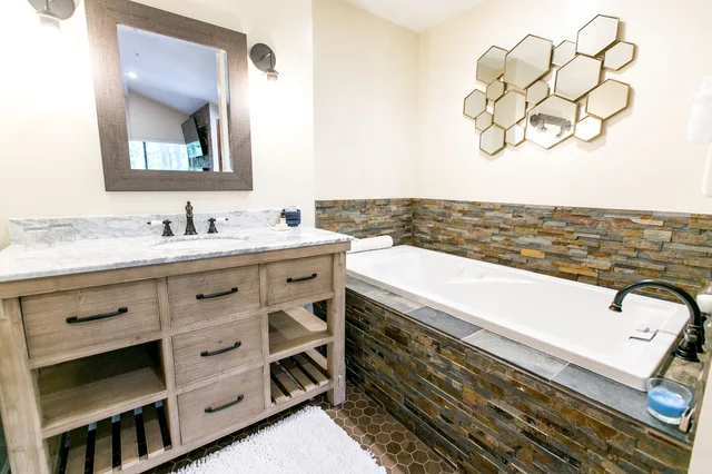 Amber, Suite, King Bed، Creekside Inn Sedona 4/4