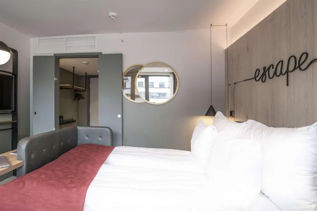 Classic, Single, Balcony, Hotel Norge By Scandic 2/3