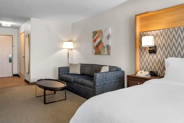 غرفة بريميوم بسرير كينج مع أريكة، HOLIDAY INN ROCK SPRINGS 5/8