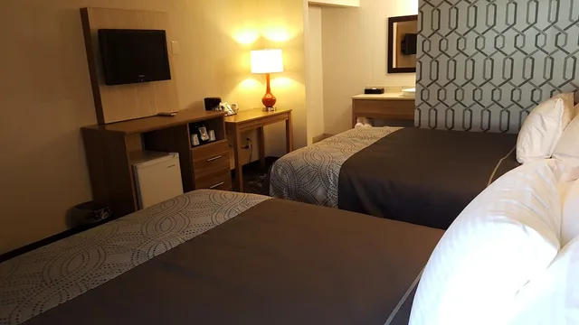 غرفة قياسية بسريرين كوين، Aartpark Hotel Inn At Lewiston 2/3