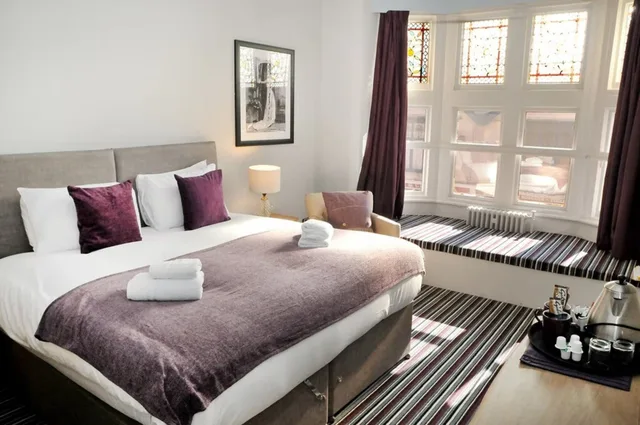 غرفة ديلوكس مزدوجة، The Royal Hotel Crewe, A BRILLIANT Collection, Powered by OYO 1/4